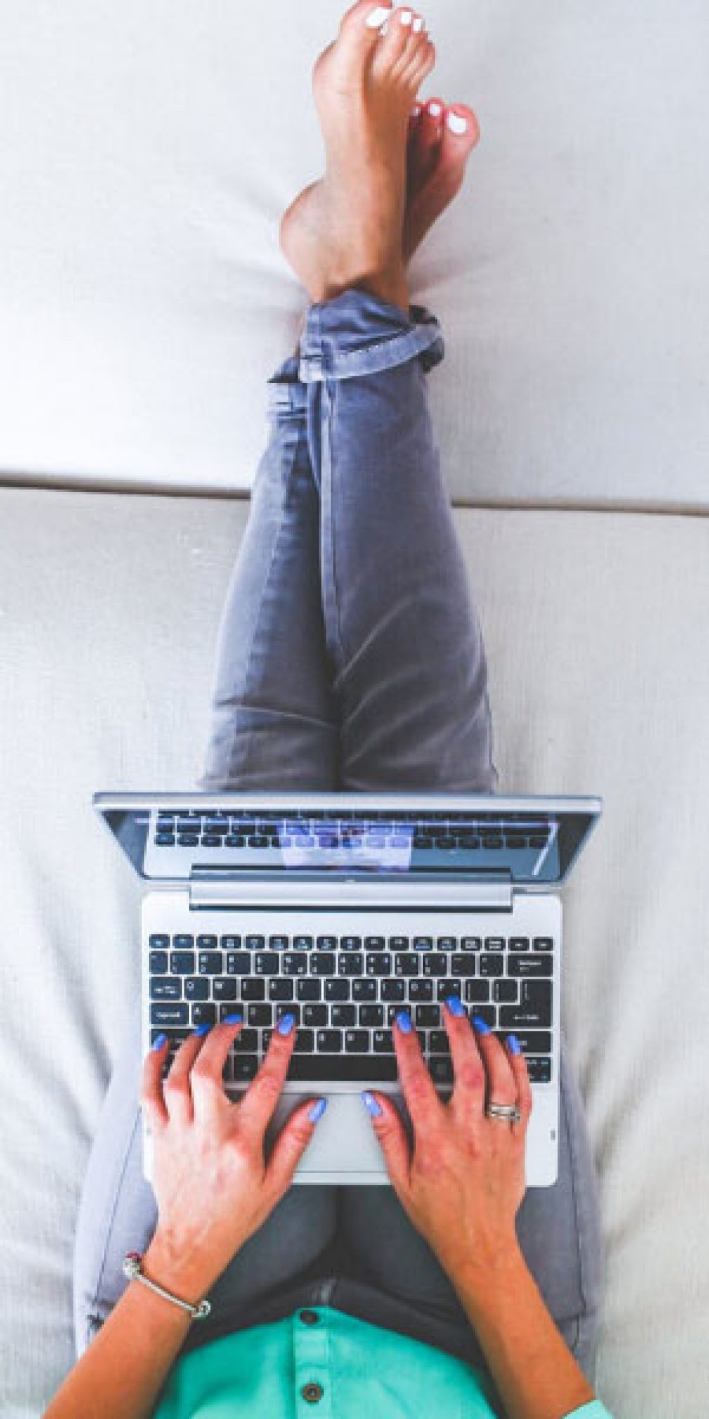 TOP 6 Best Laptops for YouTubers and Vloggers [2024] Vlogtribe